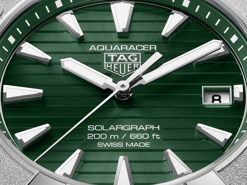 TAG Heuer Aquaracer Professional 200 Solargraph