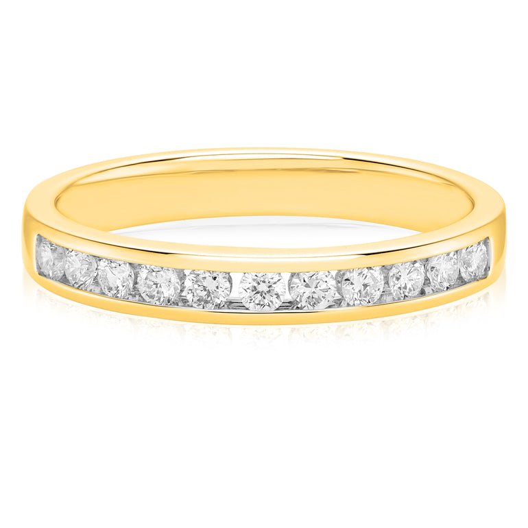 18ct Yellow Gold Round Brilliant Cut with 1/4 CARAT tw of Diamonds Ring