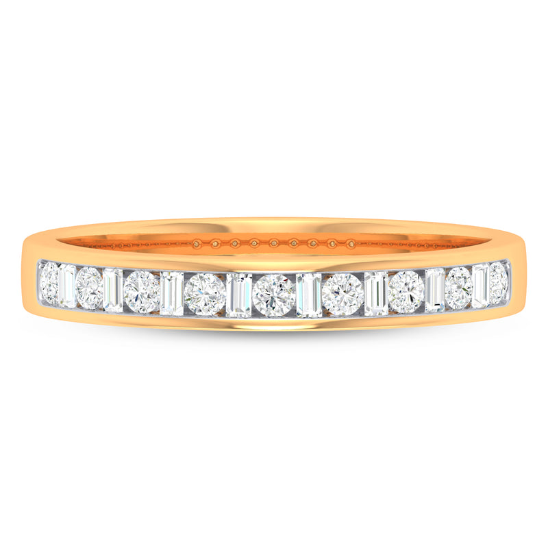 18ct Yellow Gold Round Brillant & Baguette Cut with 1/4 CARAT tw of Diamonds Ring