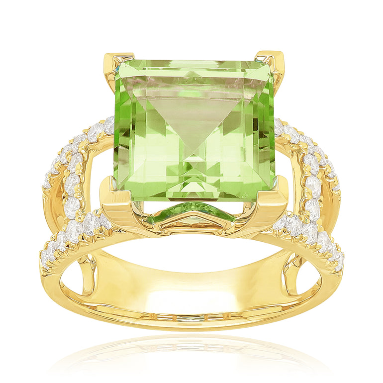 Heirloom 18ct Yellow Gold Square Cut 10mm Peridot 0.40 Carat tw Ring