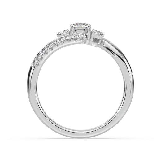 18ct White Gold Round Cut 0.50 Carat tw Diamond Ring