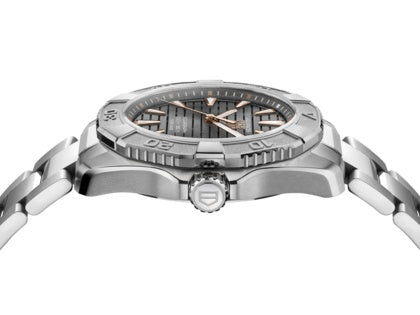 TAG Heuer Aquaracer Professional 200 Solargraph