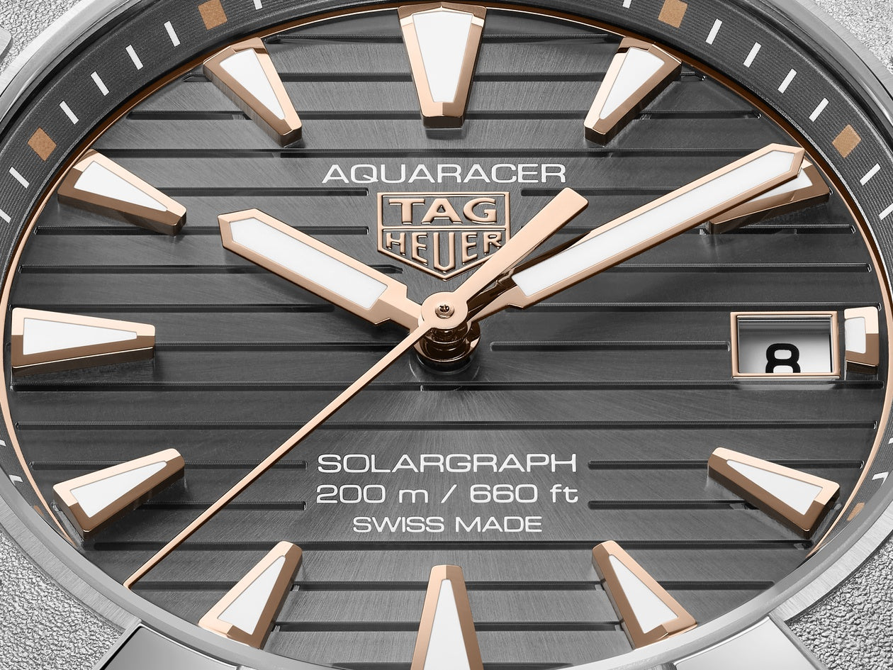 TAG Heuer Aquaracer Professional 200 Solargraph