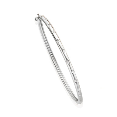 9ct White Gold Round Brilliant Cut with 1/4 CARAT tw of Diamonds Bangle