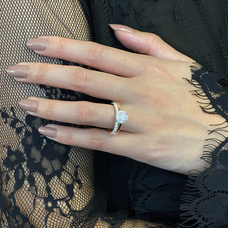 Halo 18ct Two Tone Gold Round Brilliant Cut with 0.60 CARAT tw of Diamonds Ring