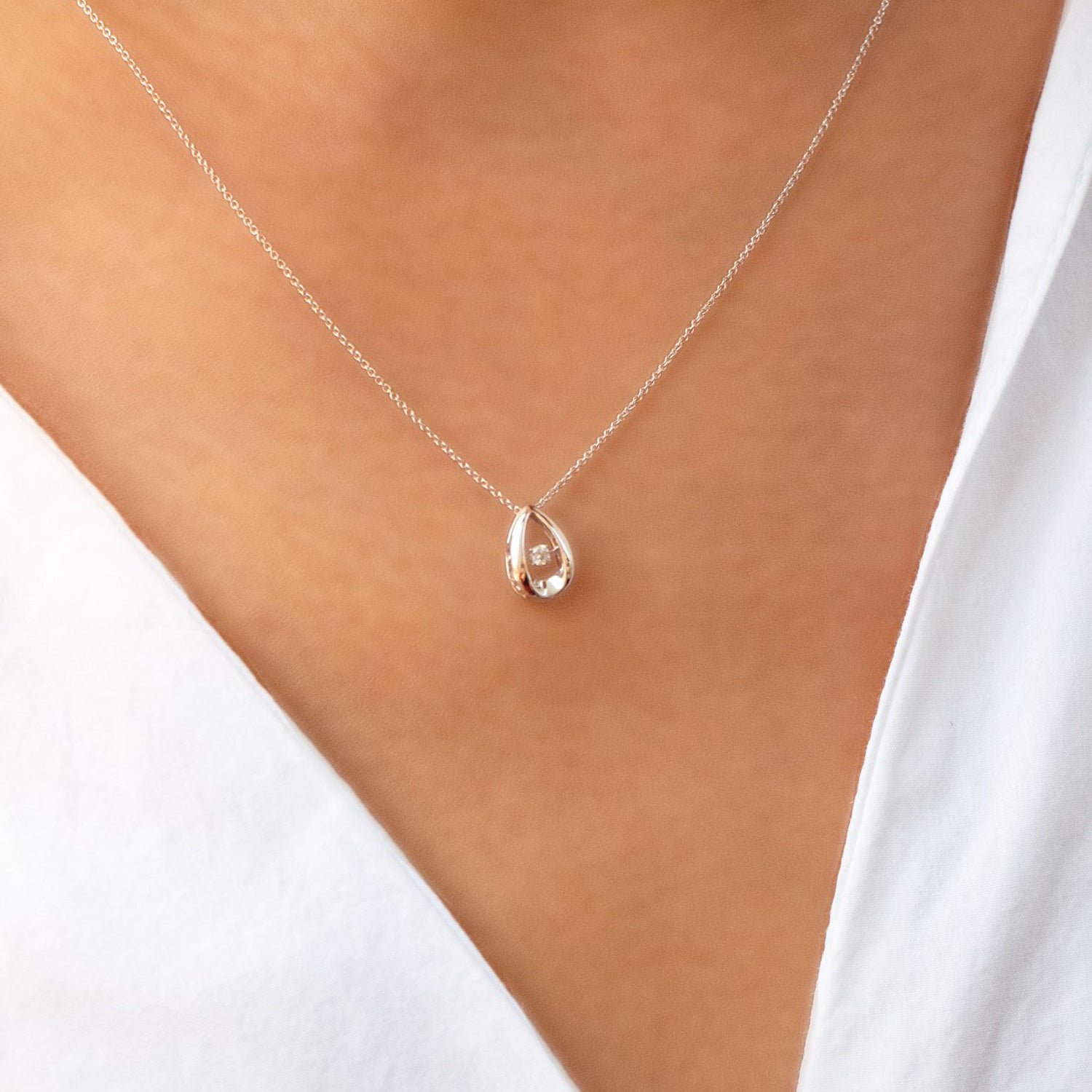 9ct White Gold Round Brilliant Cut Diamond Set Pendant