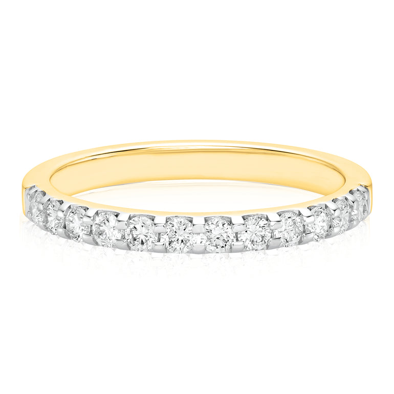 18ct Yellow Gold Round Brilliant Cut with 1/3 CARAT tw of Diamonds Ring