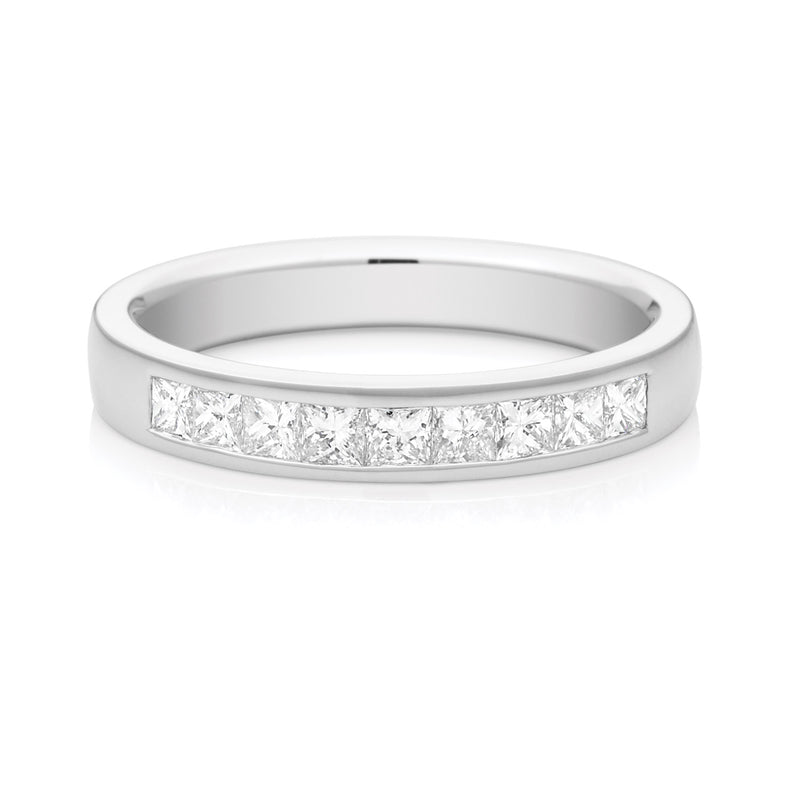 18ct White Gold with 1/2 CARAT tw of Diamonds Ring