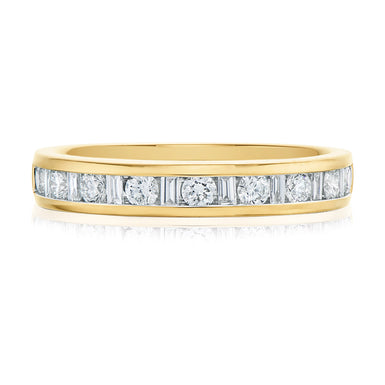 18ct Yellow Gold Round Brillant & Baguette Cut with 1/2 CARAT tw of Diamonds Ring