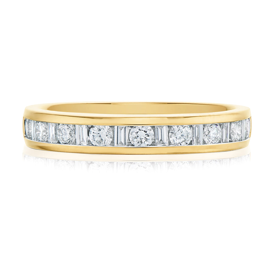 18ct Yellow Gold Round Brillant & Baguette Cut with 1/2 CARAT tw of Diamonds Ring